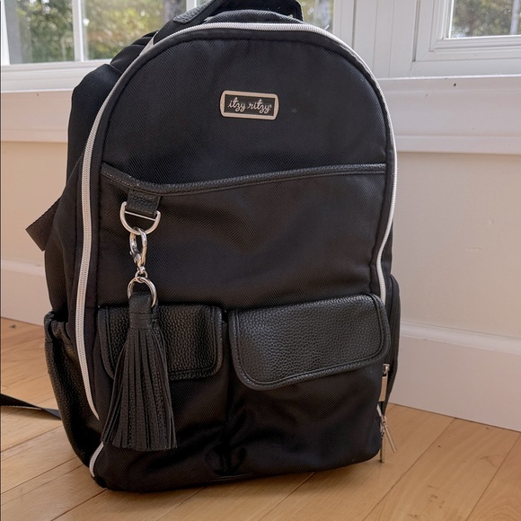 Itzy Ritzy Black Diaper Bag Backpack - Picture 1 of 9
